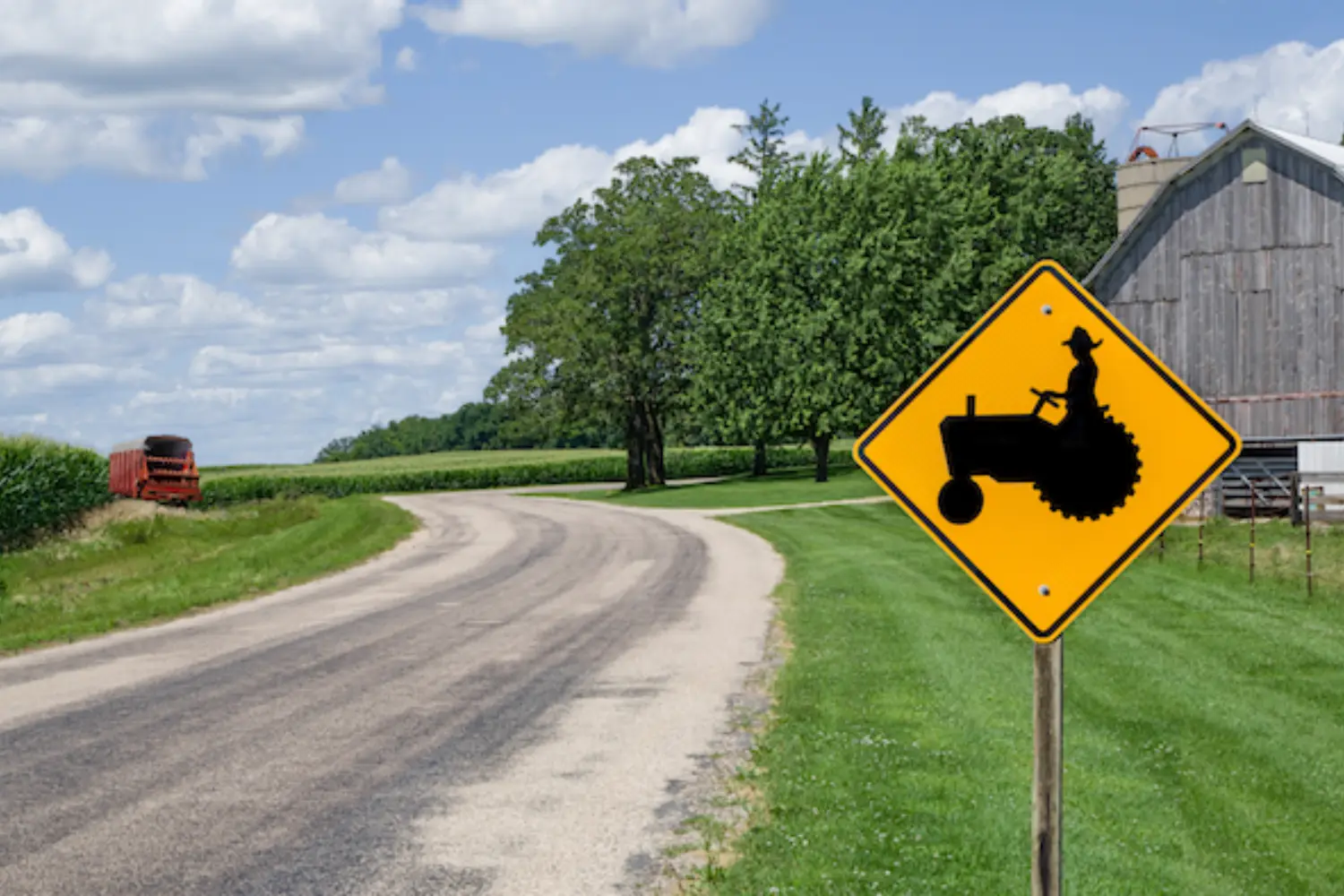 NFSHW24: Sharing the Road: Agricultural Equipment and the Driving Public primary image